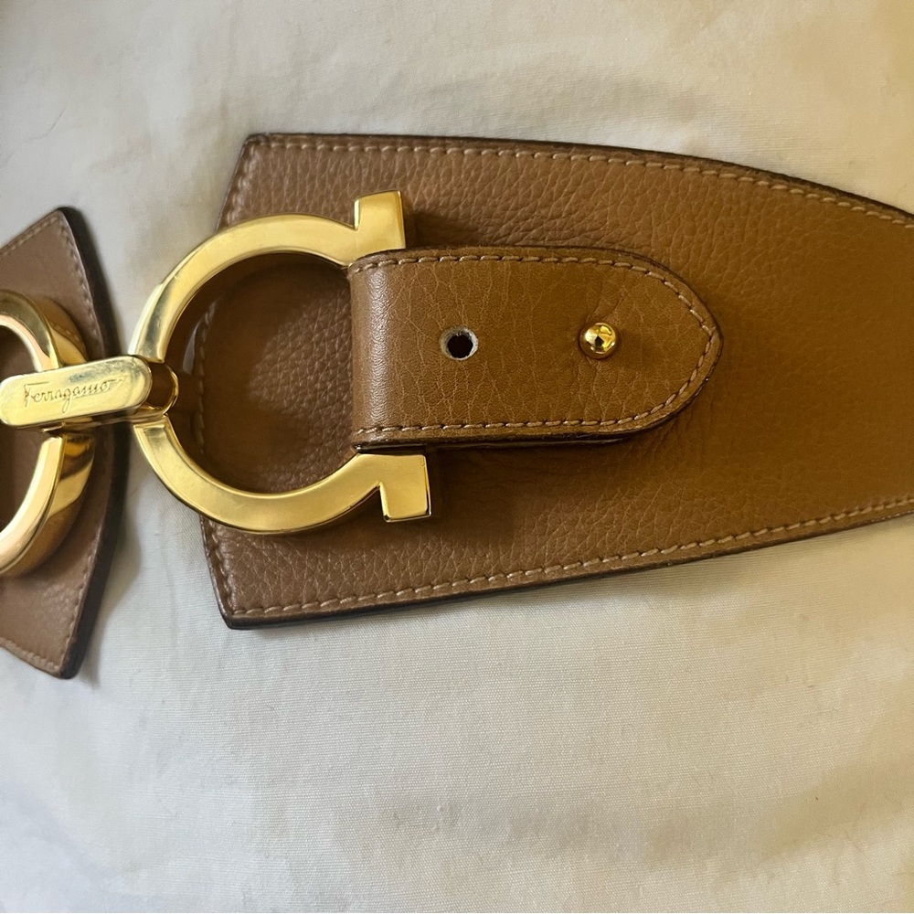 Salvatore Ferragamo Brown Leather Waist Belt with Gold Double Gancini Buckle - Picture 2 of 9